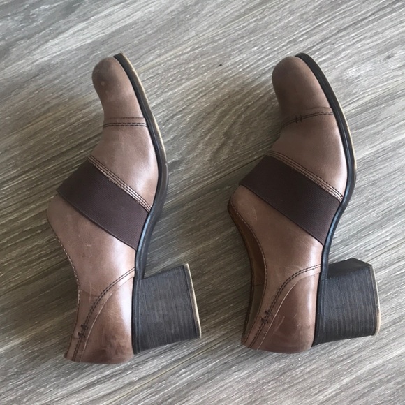 Naturalizer Booties - Picture 5 of 8